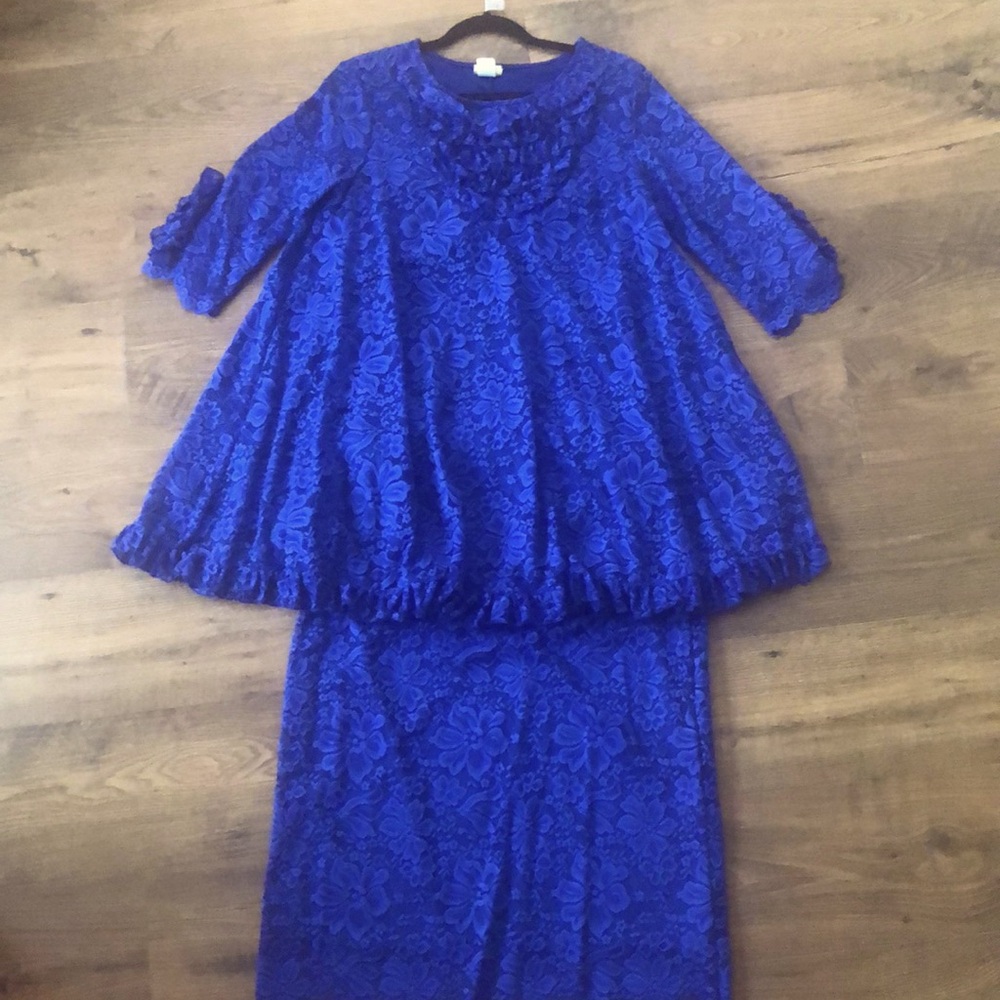Zadie B’s top XL and pencil skirt 2X royal blue.